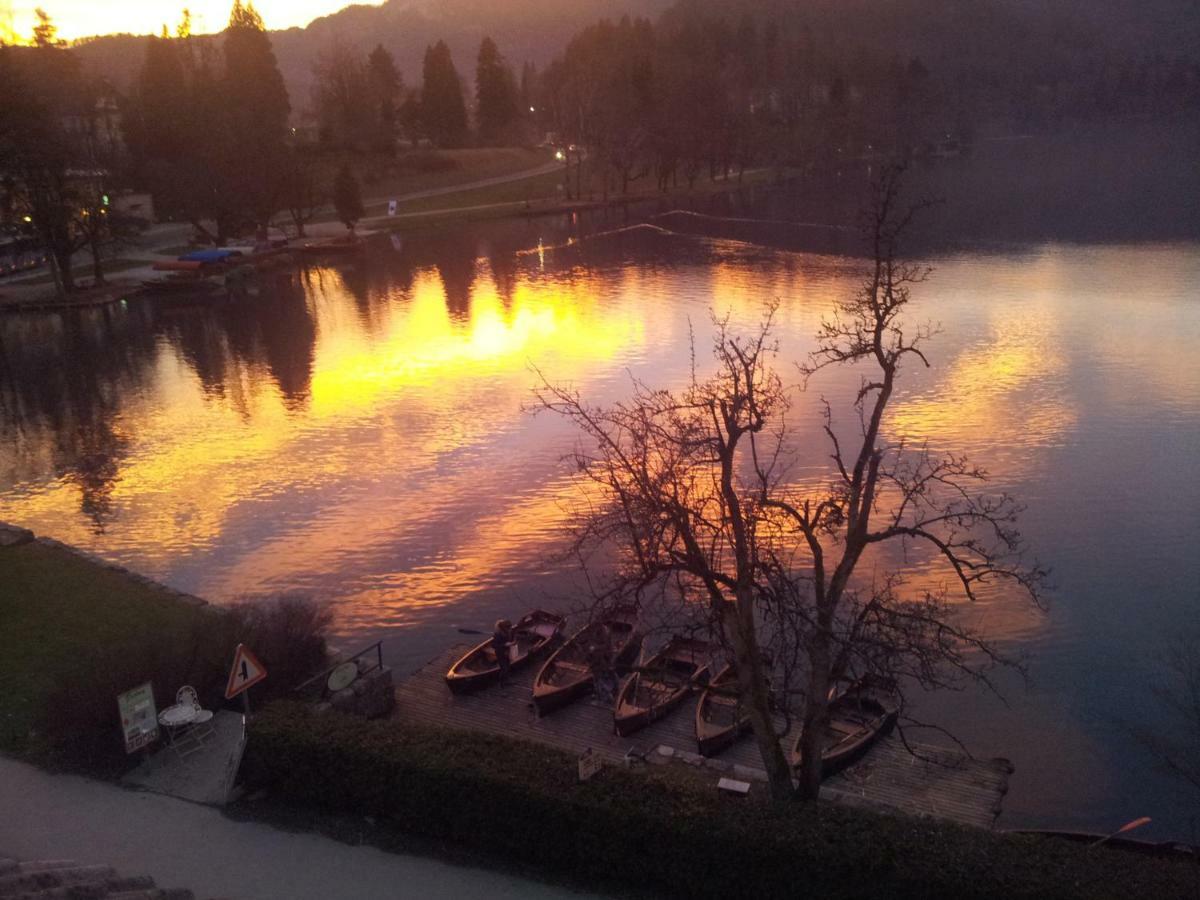 Pletna Lake View Apartment  Bled Exterior foto